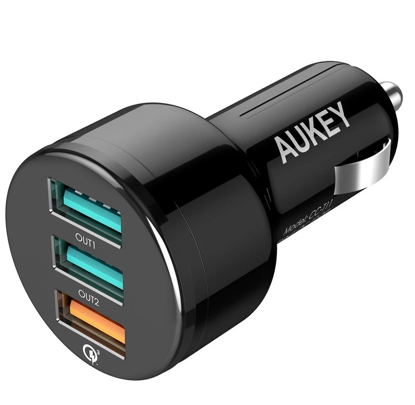 شارژر فندکی آکی مدل CC-T11